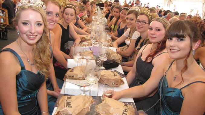Klüsserather feiern drei Tage lang ihr Weinfest: Mehr als 1500 Gäste